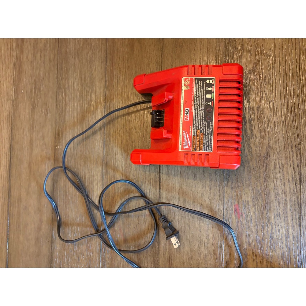 Milwaukee M18 Battery Charger Unisex OS Red 48-59-1801 Lithium Ion Power Tool